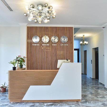 Altunyan Hotel Yerevan Bagian luar foto