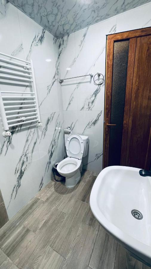 Altunyan Hotel Yerevan Bagian luar foto