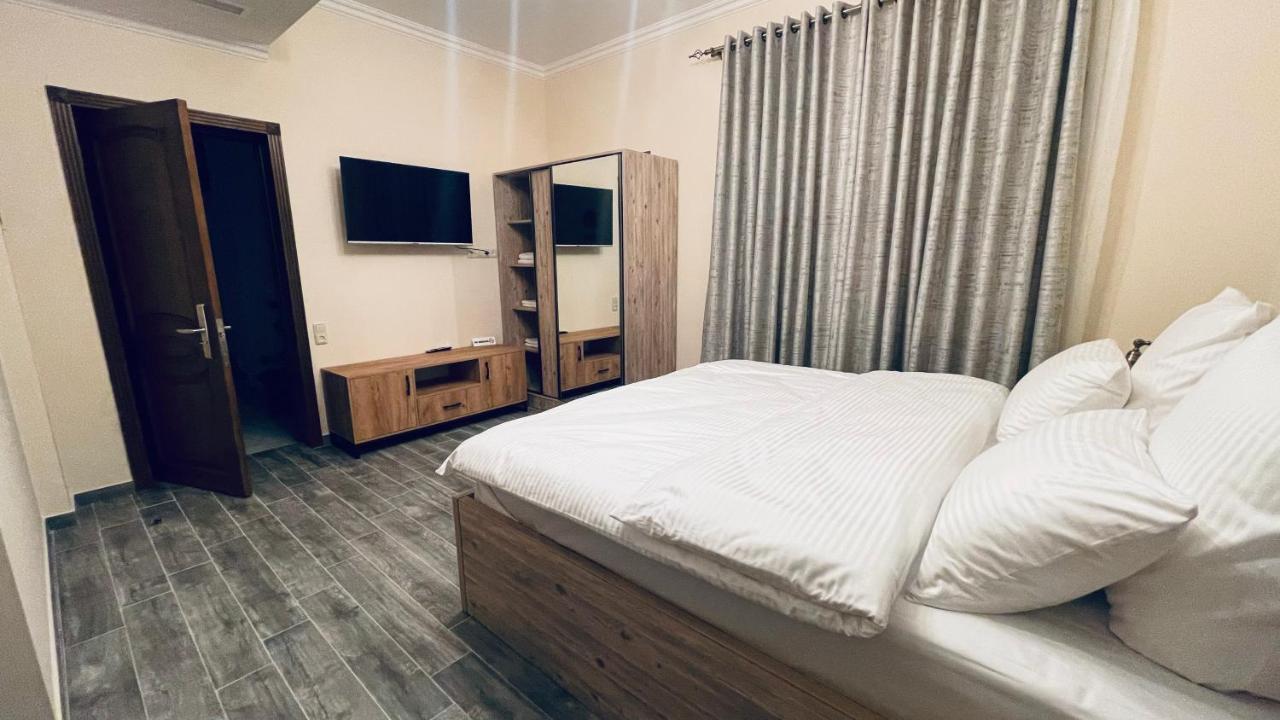 Altunyan Hotel Yerevan Bagian luar foto