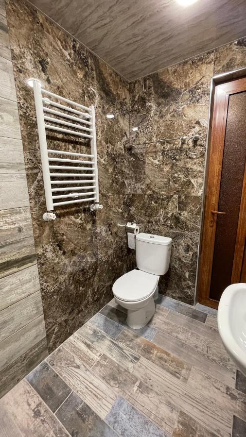 Altunyan Hotel Yerevan Bagian luar foto